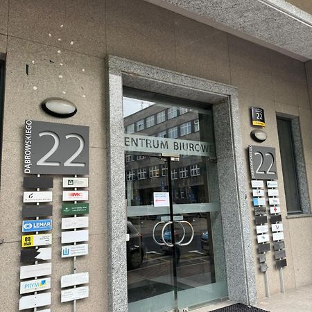 Kawalerki Basi Przy Dabrowskiego 22 Katowice Buitenkant foto